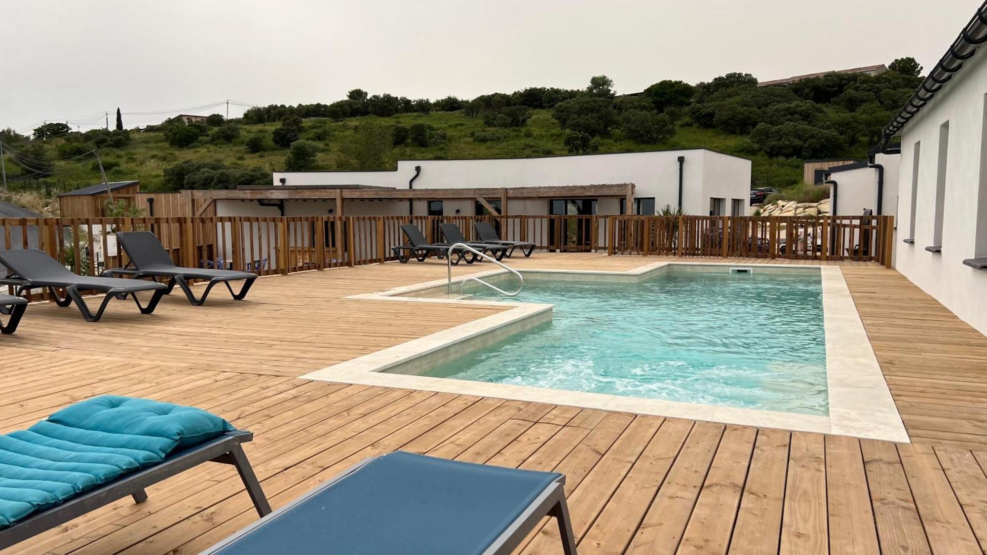 Camping Les Lodges Du Lagon Calvisson Esterno foto