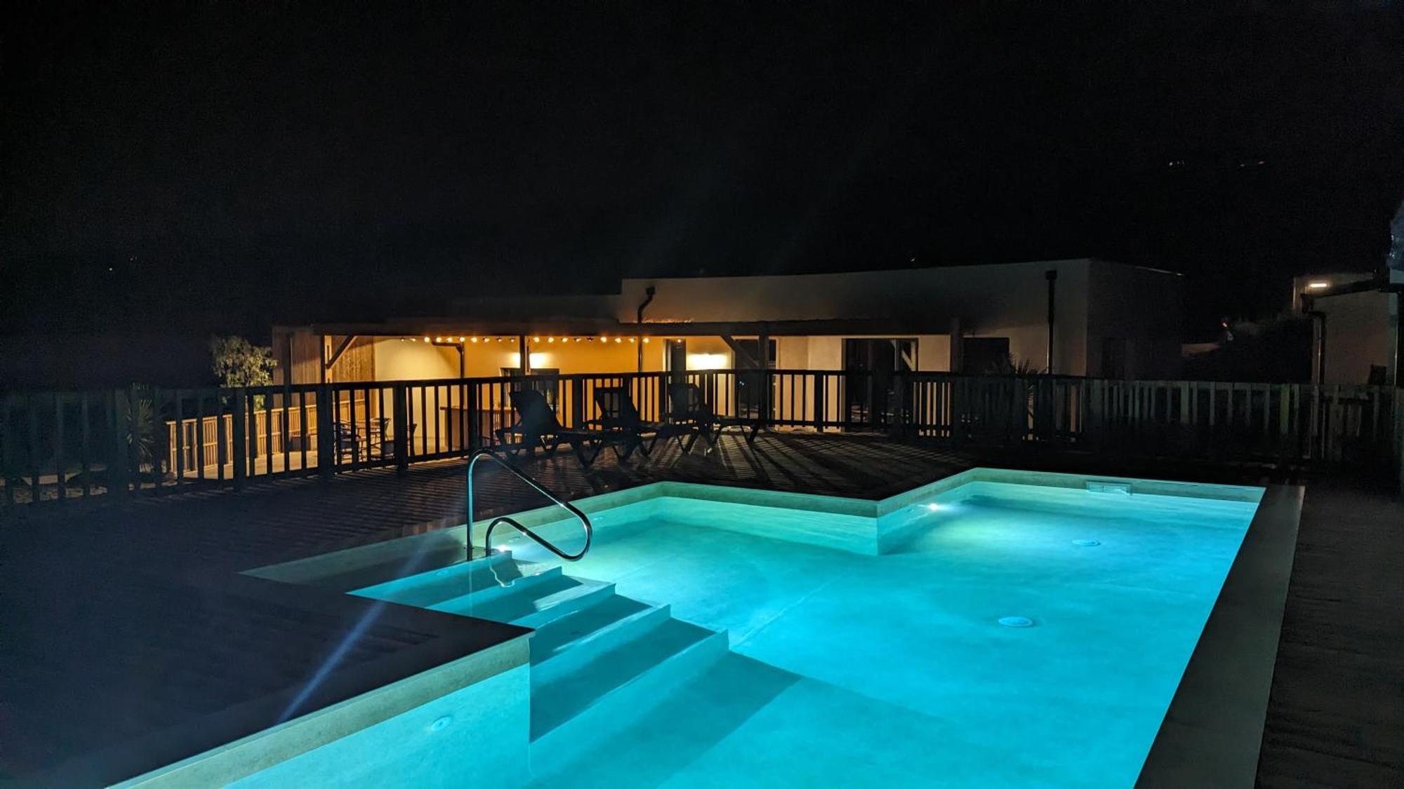 Camping Les Lodges Du Lagon Calvisson Esterno foto