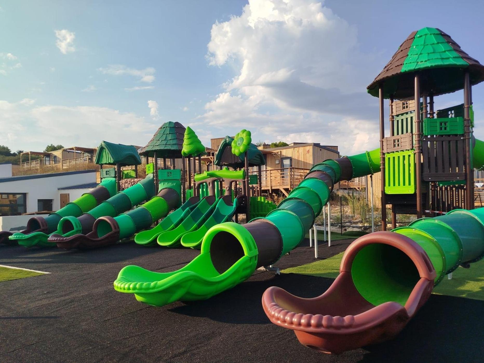 Camping Les Lodges Du Lagon Calvisson Esterno foto