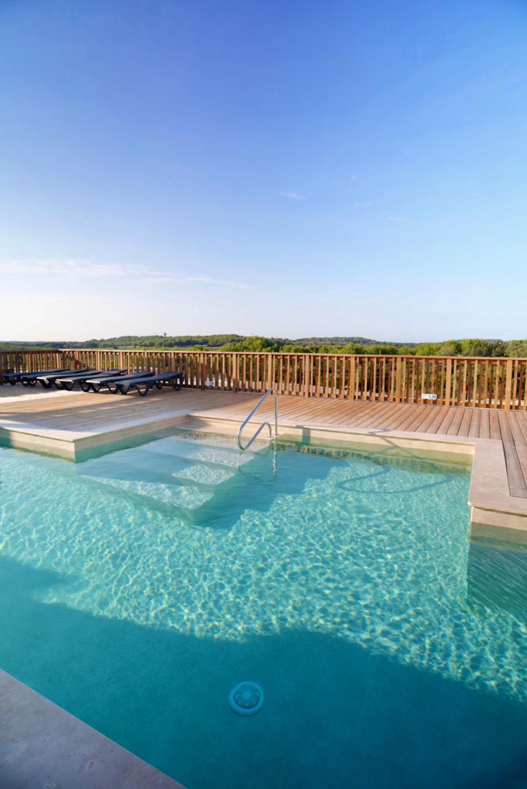 Camping Les Lodges Du Lagon Calvisson Esterno foto
