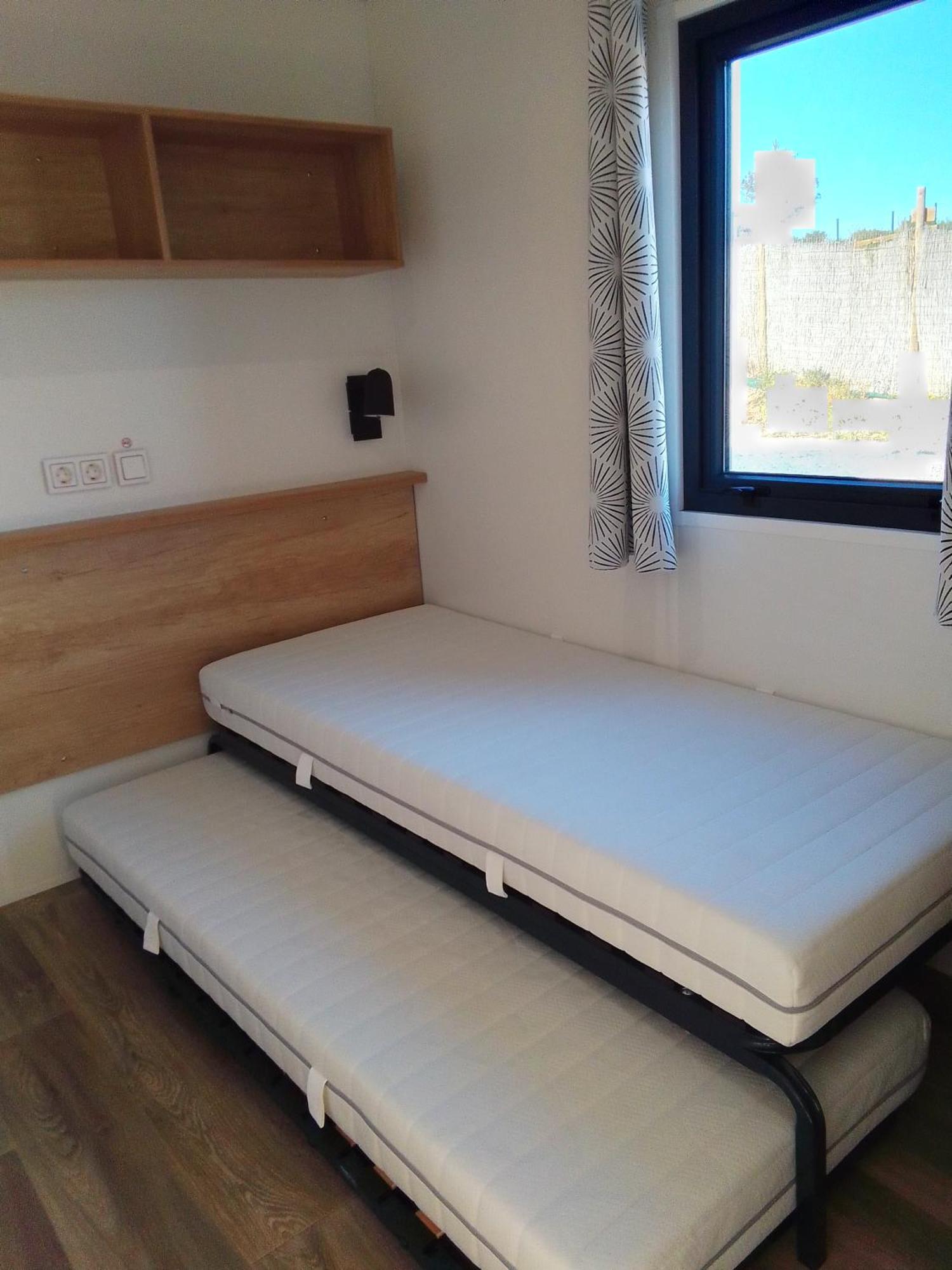 Camping Les Lodges Du Lagon Calvisson Esterno foto